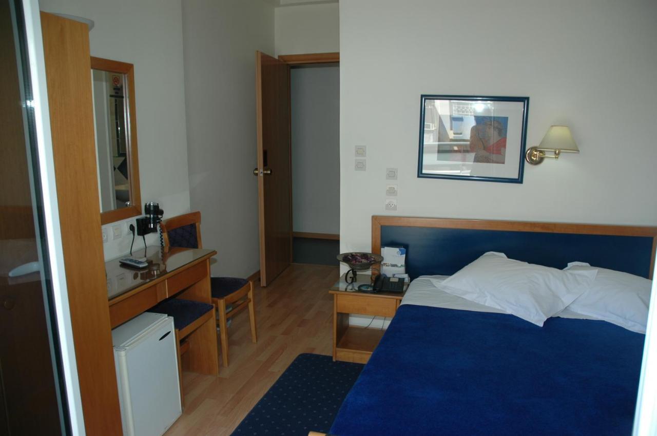 Hotel Elena Lamía Habitación foto